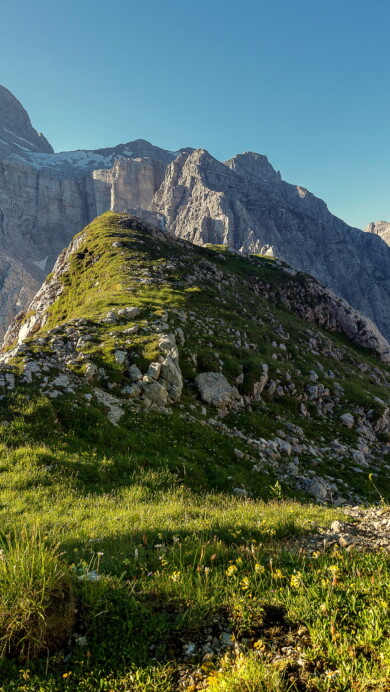 Immerse yourself in the serene beauty of Triglav National Park in Slovenia with this captivating 4K wallpaper. The majestic Julian Alps and the tranquil landscape create a breathtaking and scenic escape. Perfect for travelers and those seeking a desktop background that captures the natural wonder and alpine beauty of this European national park.