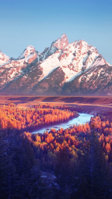 Enjoy the majestic beauty of Grand Teton National Park with this stunning 4K wallpaper. It showcases the iconic Wyoming landscape in all its glory, making it a perfect choice for your high-resolution desktop background.